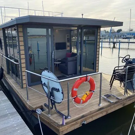 Hausboot Fjord Capella - Solarboot In Botel Barth